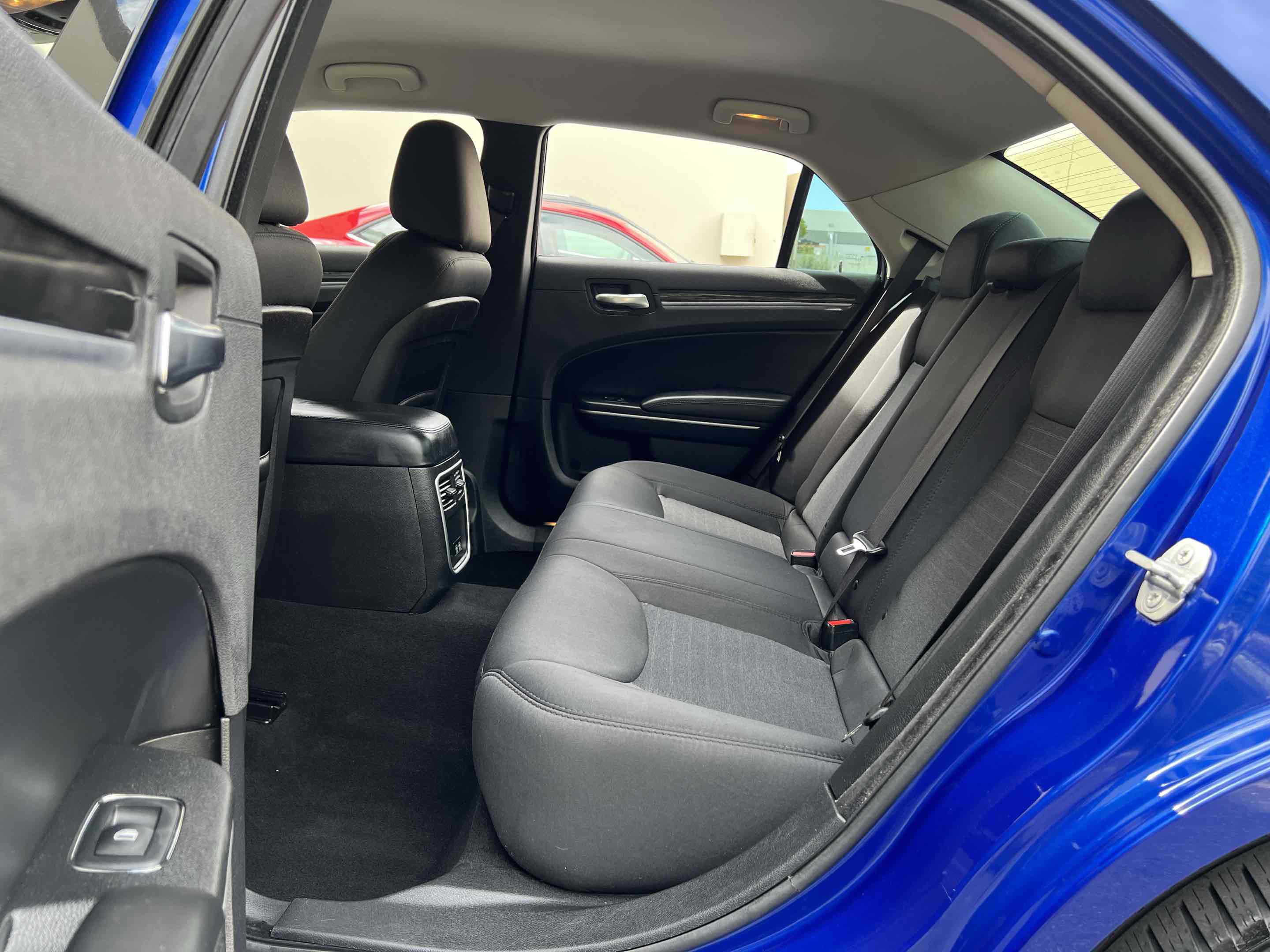 Used 2019 Chrysler 300 Touring w/ Sport Appearance Package image 5