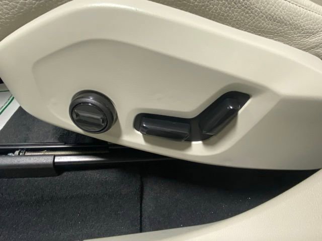 Used 2023 Volvo XC60 B5 Core w/ Climate Package AWD/4WD image 12