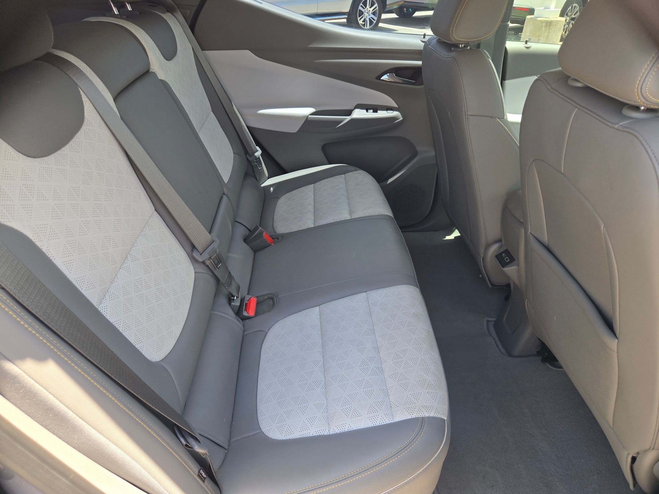 Used 2022 Chevrolet Bolt EUV Premier FWD image 22