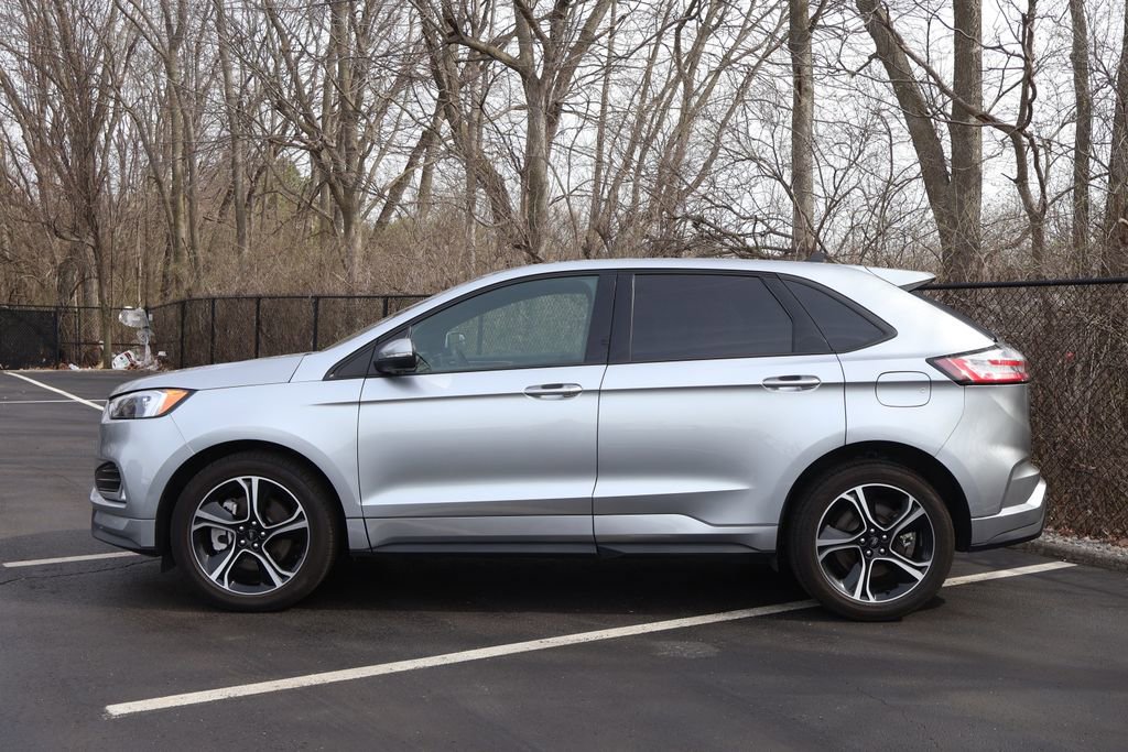 Used 2023 Ford Edge ST image 4