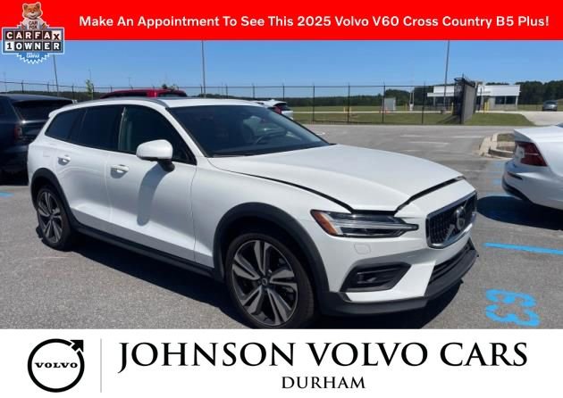 Used 2025 Volvo V60 B5 Cross Country Plus AWD/4WD image 2