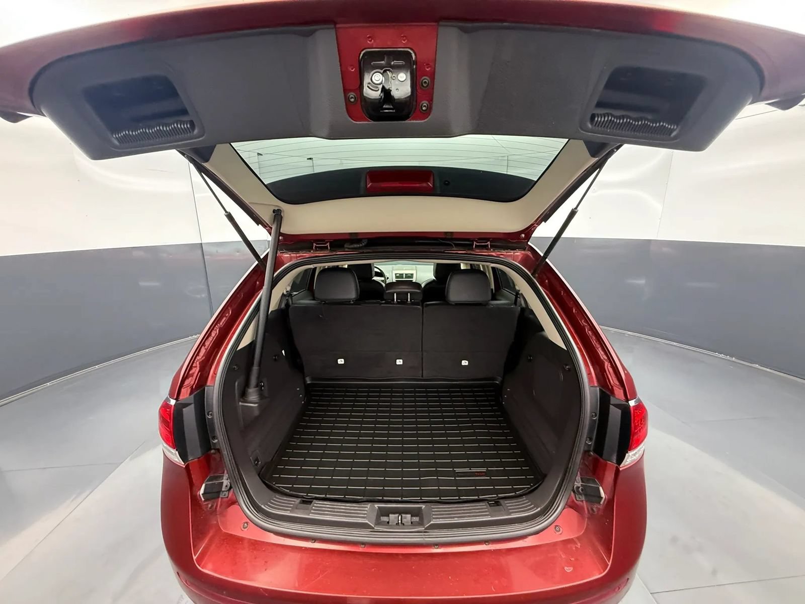 Used 2014 Lincoln MKX AWD w/ Equipment Group 102A image 28
