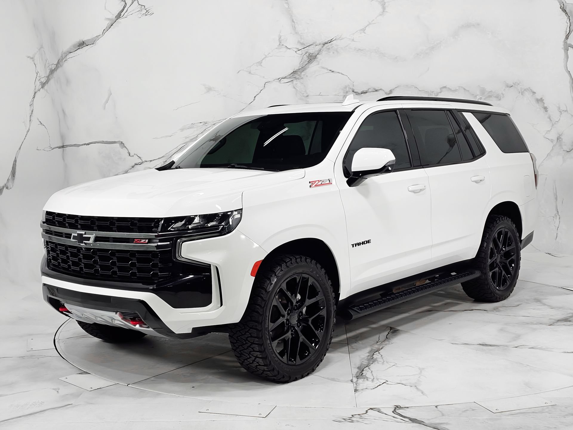 Used 2022 Chevrolet Tahoe Z71 w/ Luxury Package AWD/4WD image 5