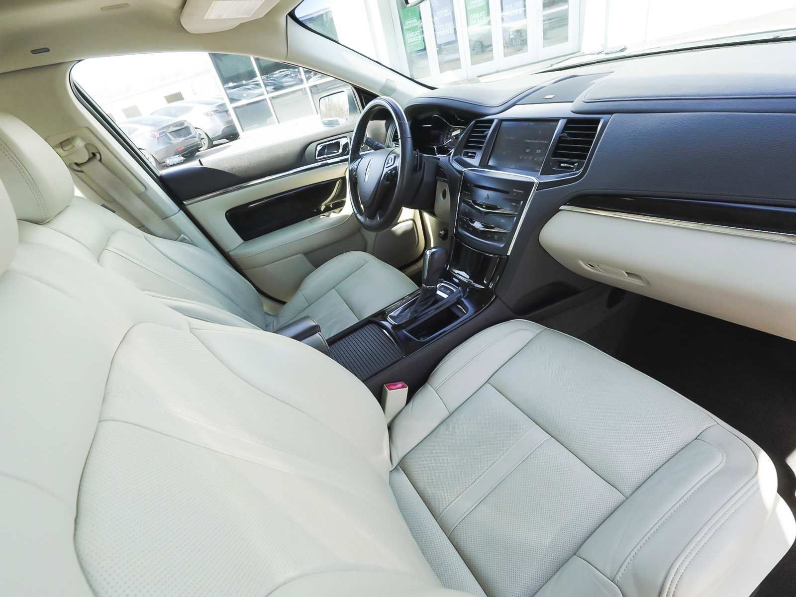 Used 2013 Lincoln MKS AWD image 43