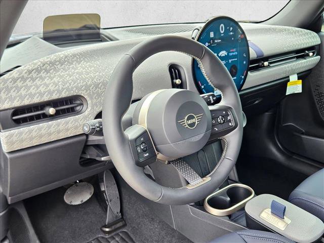 Used 2026 MINI Cooper 2-Door Hardtop image 3