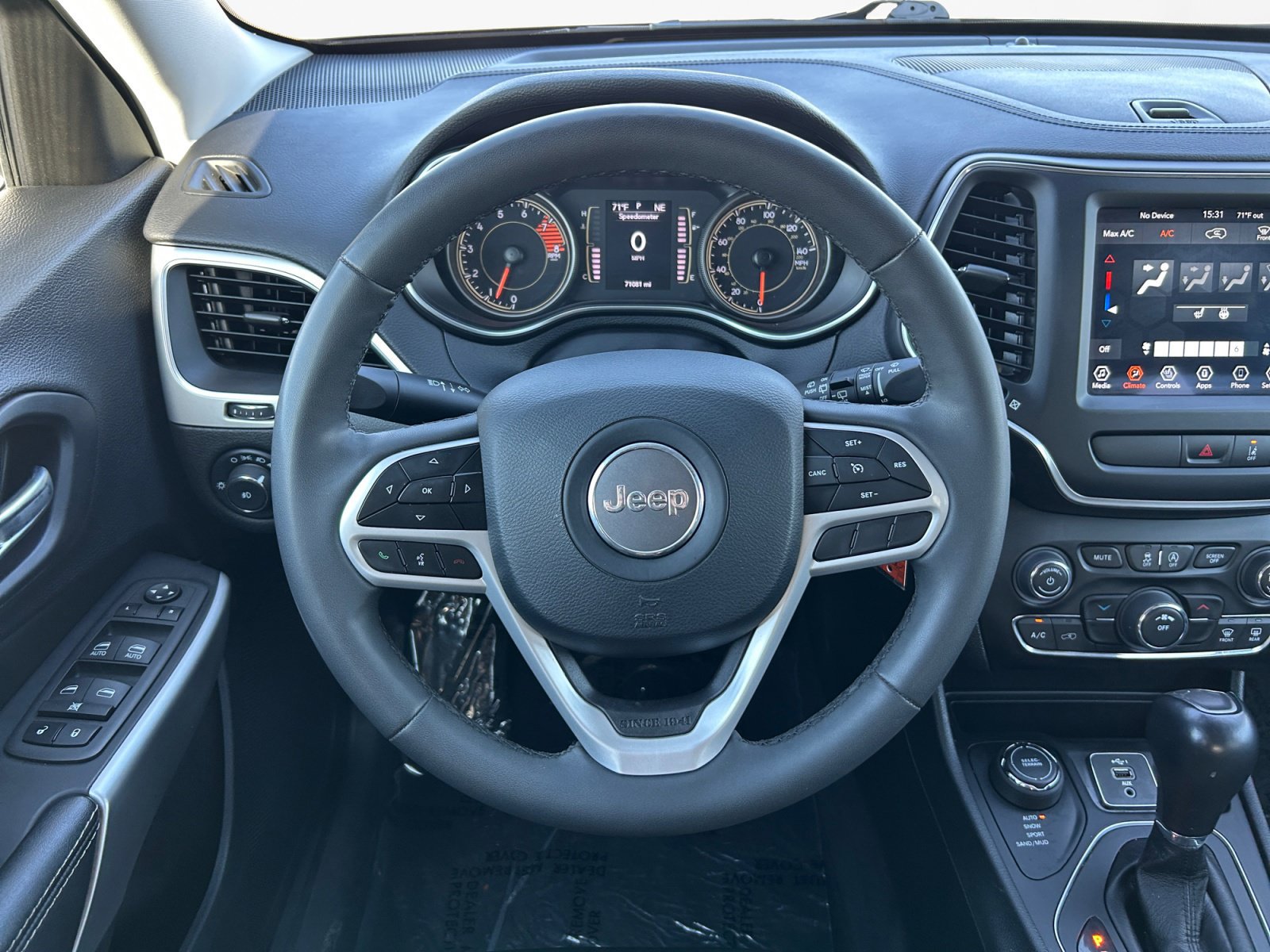 Used 2022 Jeep Cherokee Latitude AWD/4WD image 14