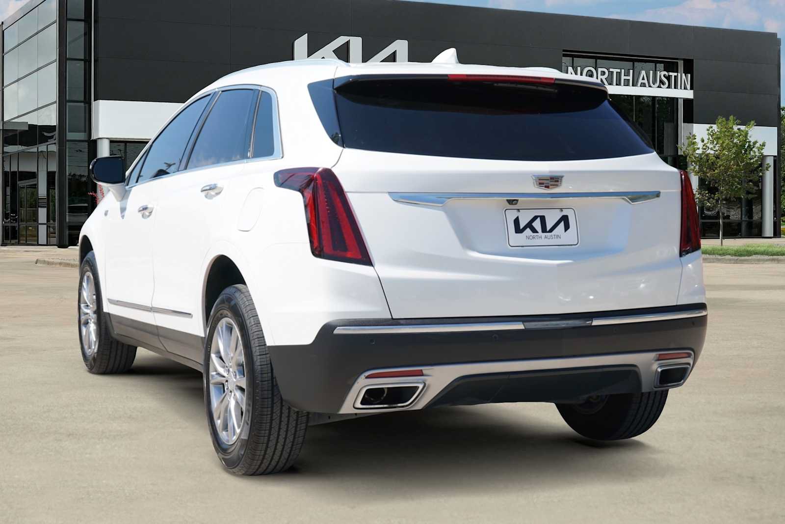 Used 2023 Cadillac XT5 Premium Luxury FWD image 4