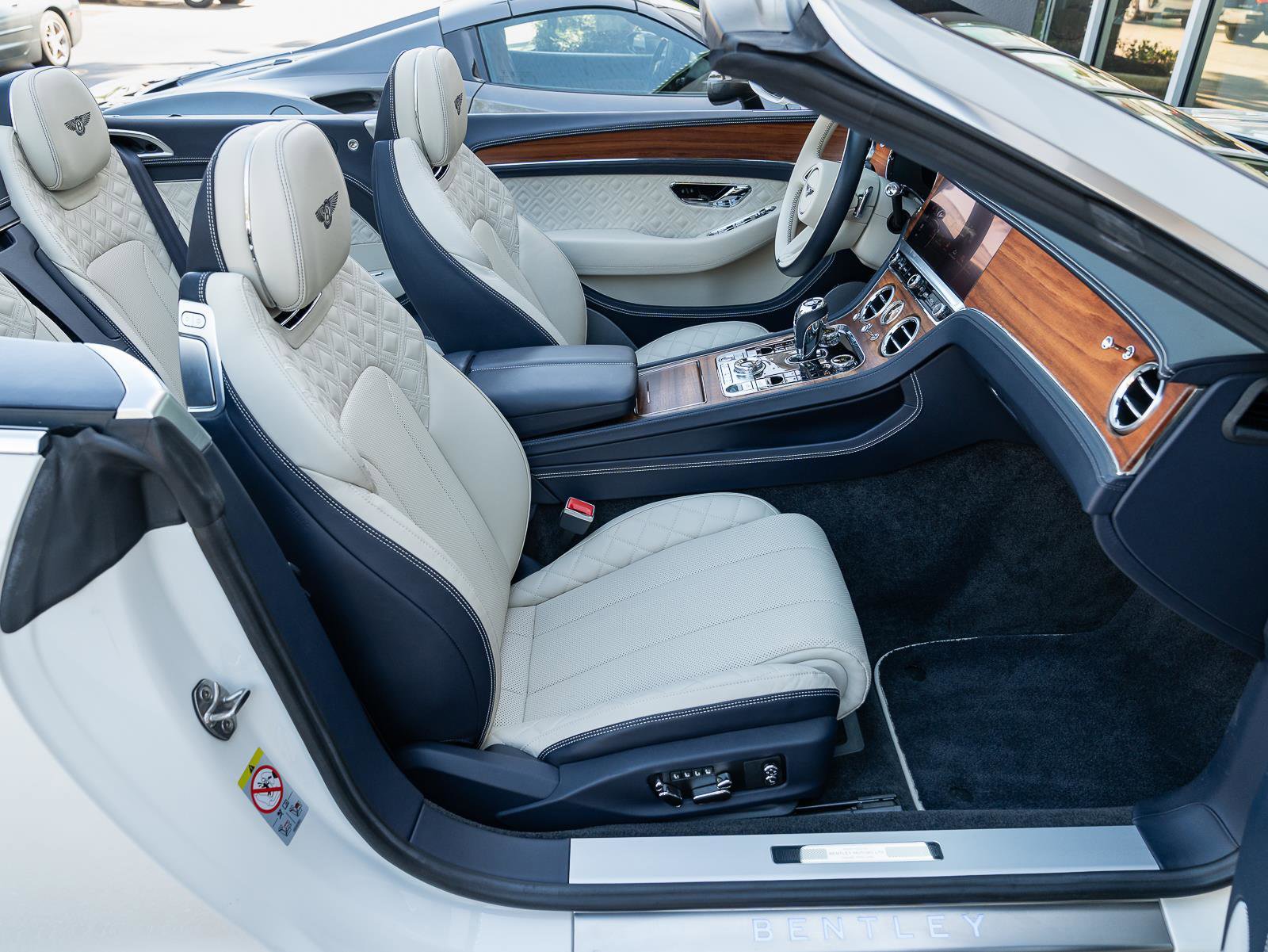 Used 2022 Bentley Continental GT image 28