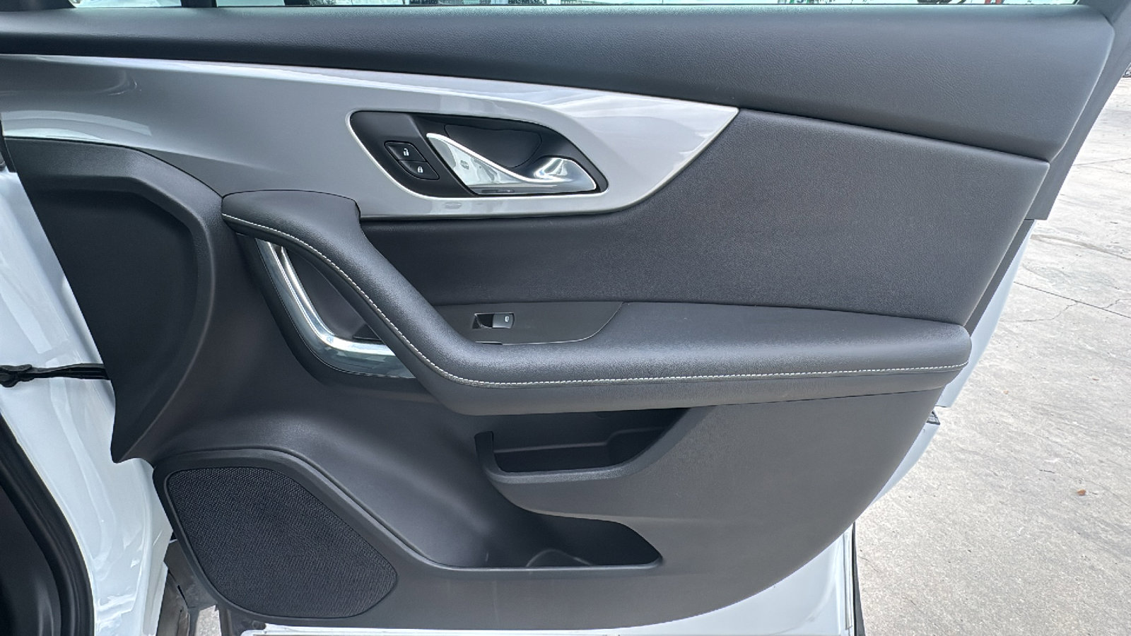 Used 2023 Chevrolet Blazer LT w/ Driver Confidence Package image 29