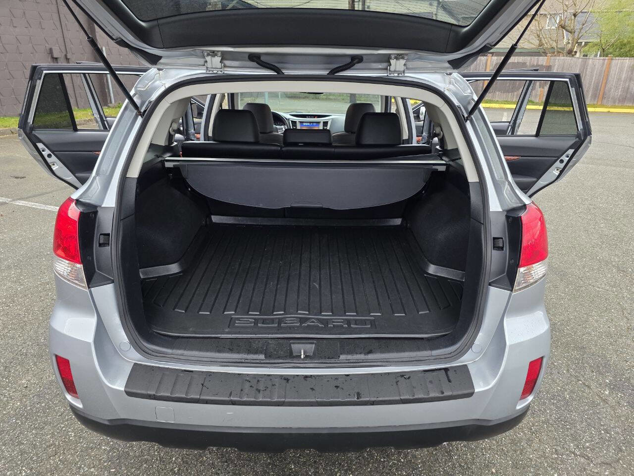 Used 2012 Subaru Outback 3.6R Limited image 33