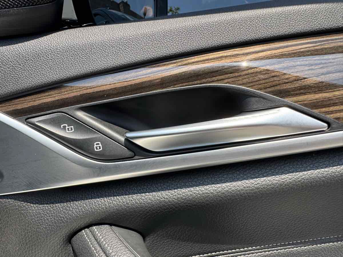 Used 2019 BMW 530i w/ Convenience Package RWD image 34