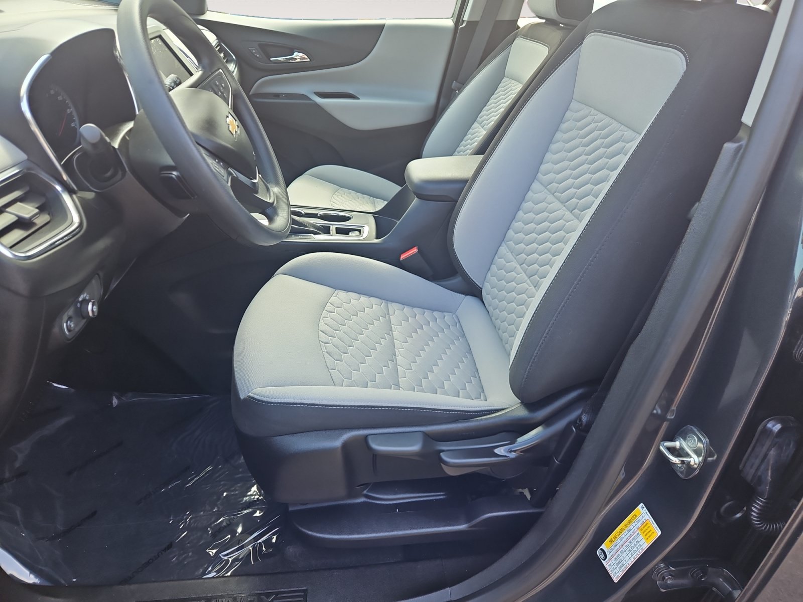 Used 2021 Chevrolet Equinox LS FWD image 9