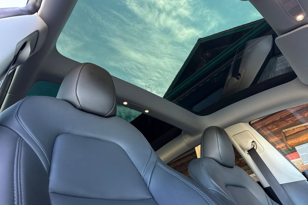 Used 2023 Tesla Model 3 Performance image 18