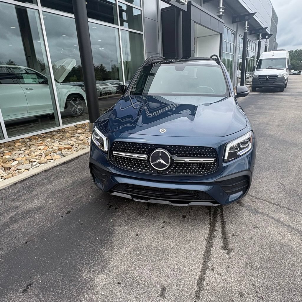 Used 2022 Mercedes-Benz GLB 250 4MATIC image 3