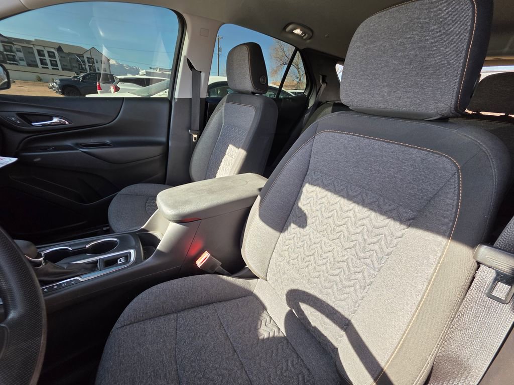Used 2023 Chevrolet Equinox LT AWD/4WD image 21