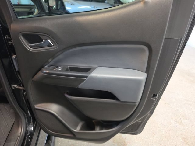 Used 2021 Chevrolet Colorado Z71 AWD/4WD image 17