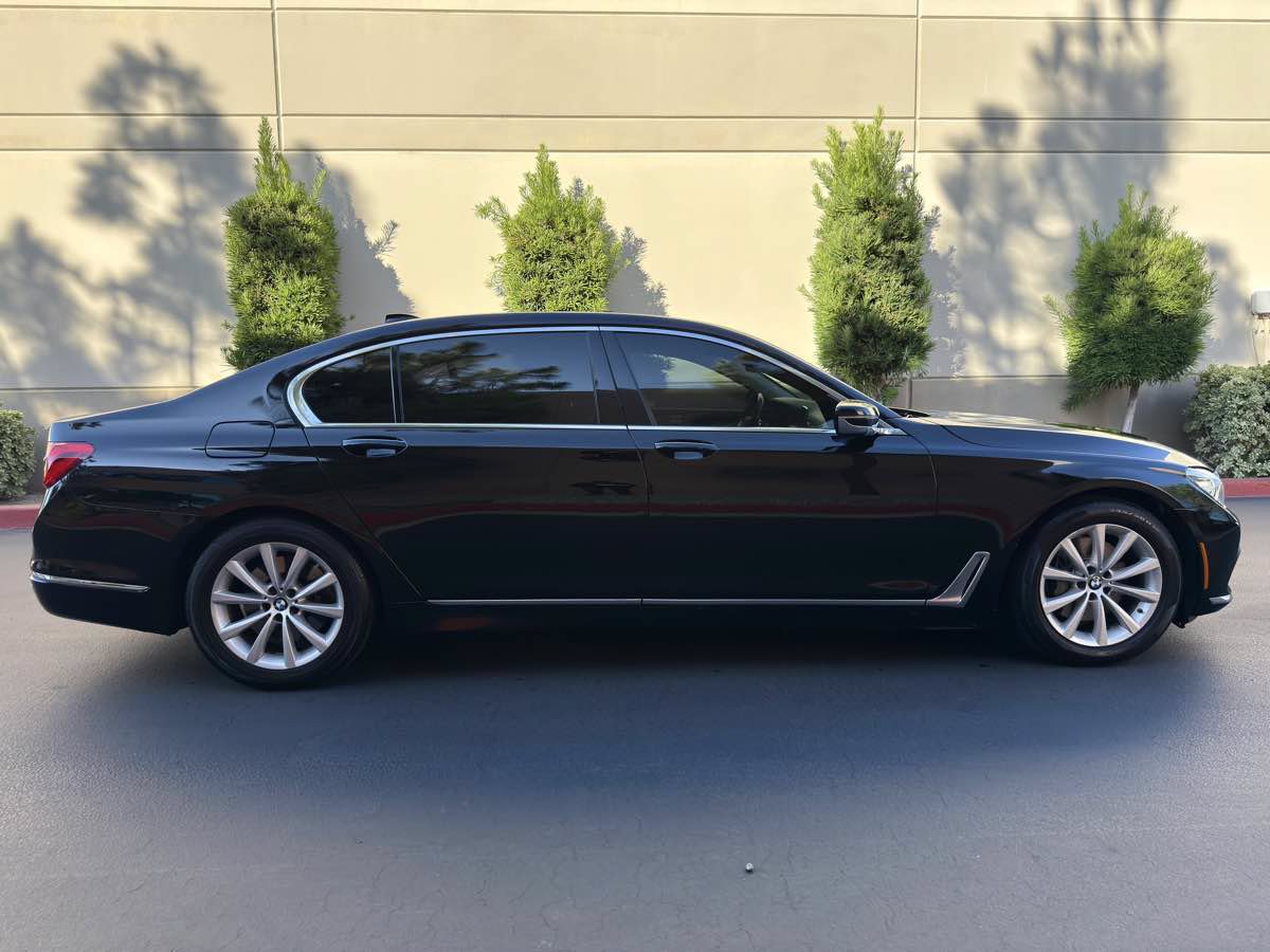 Used 2016 BMW 740i RWD image 9