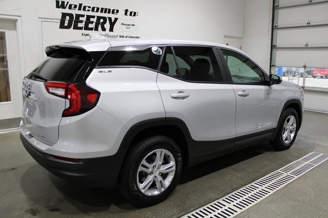 Used 2022 GMC Terrain SLE w/ Fleet Convenience Package image 25