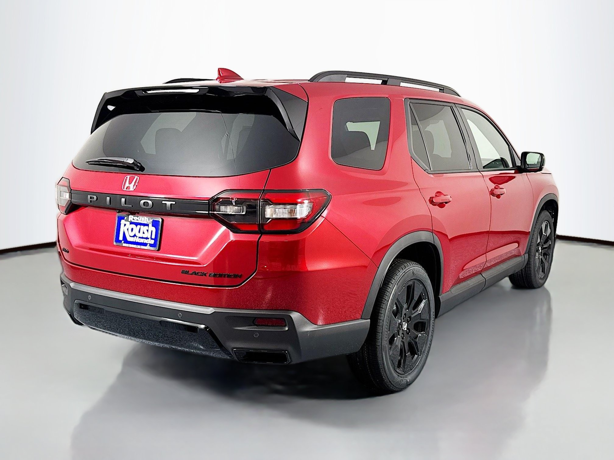 New 2026 Honda Pilot Black Edition image 5