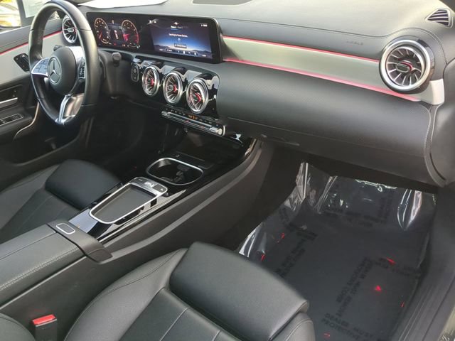 Used 2025 Mercedes-Benz CLA 250 image 11