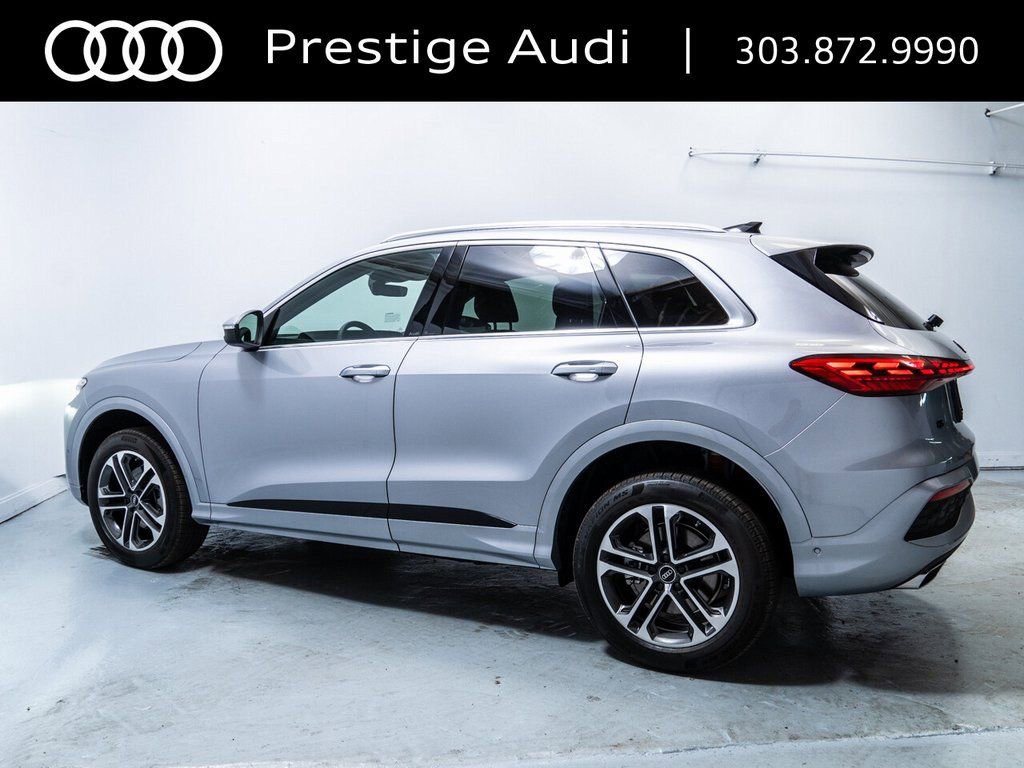 Used 2025 Audi Q5 Premium w/ Convenience Package AWD/4WD image 3