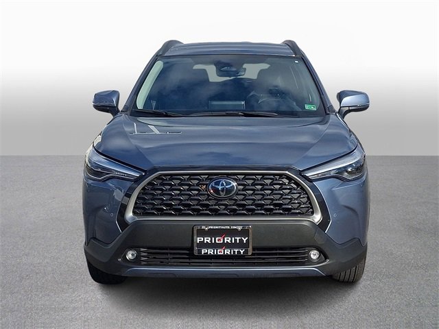 Used 2024 Toyota Corolla Cross XLE image 2