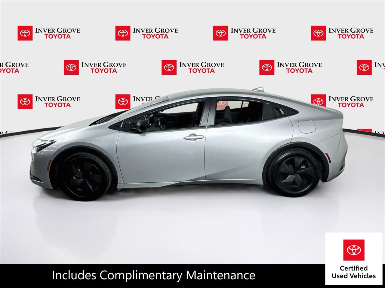 Certified 2025 Toyota Prius LE FWD image 8