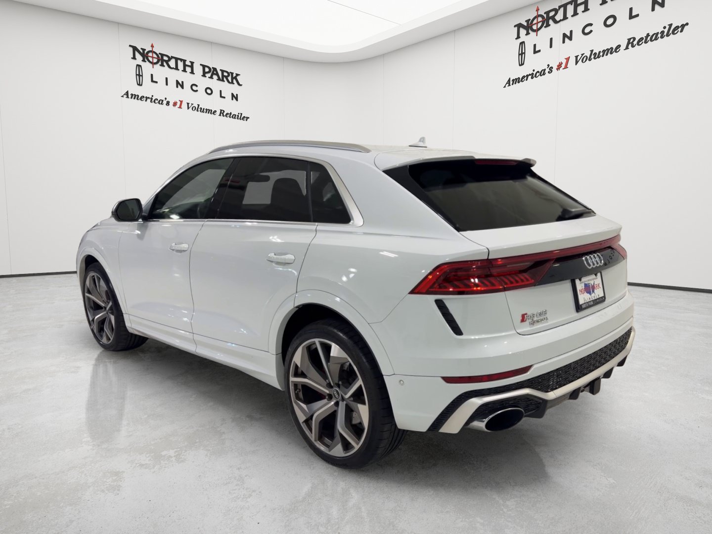 Used 2022 Audi RS Q8 AWD/4WD image 3