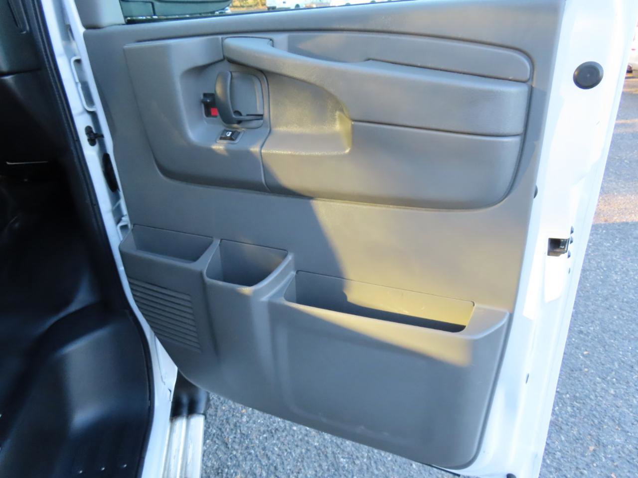 Used 2014 Chevrolet Express 3500 LS image 13