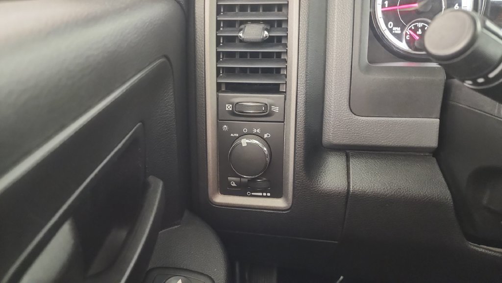 Used 2015 RAM 2500 Tradesman w/ Chrome Appearance Group AWD/4WD image 16