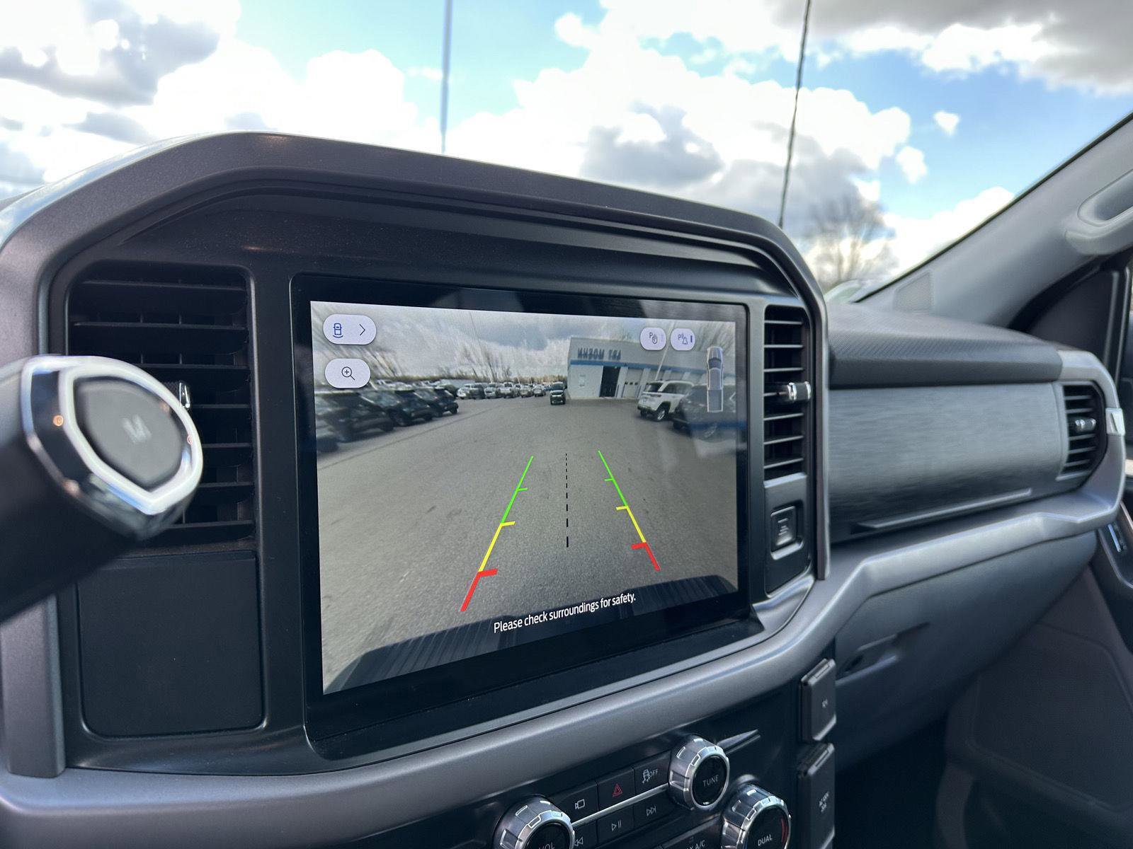 Used 2025 Ford F150 XLT w/ Equipment Group 301A Standard image 27