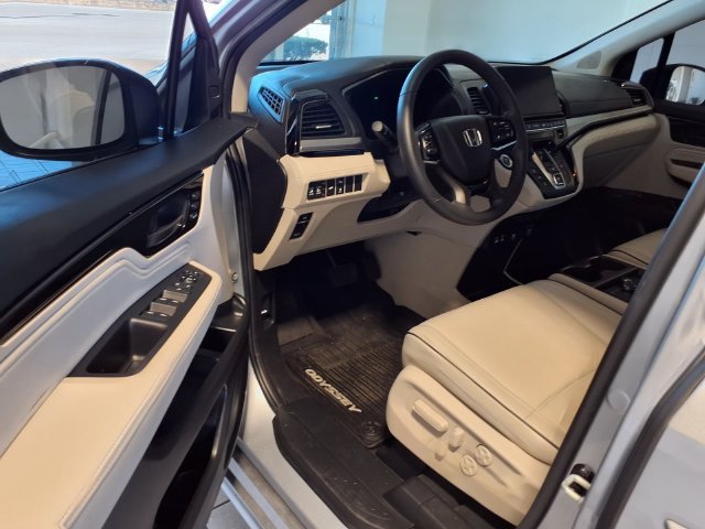 Certified 2025 Honda Odyssey Touring image 6
