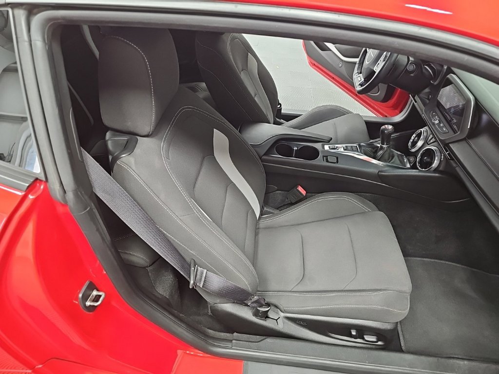 Used 2019 Chevrolet Camaro SS RWD image 35