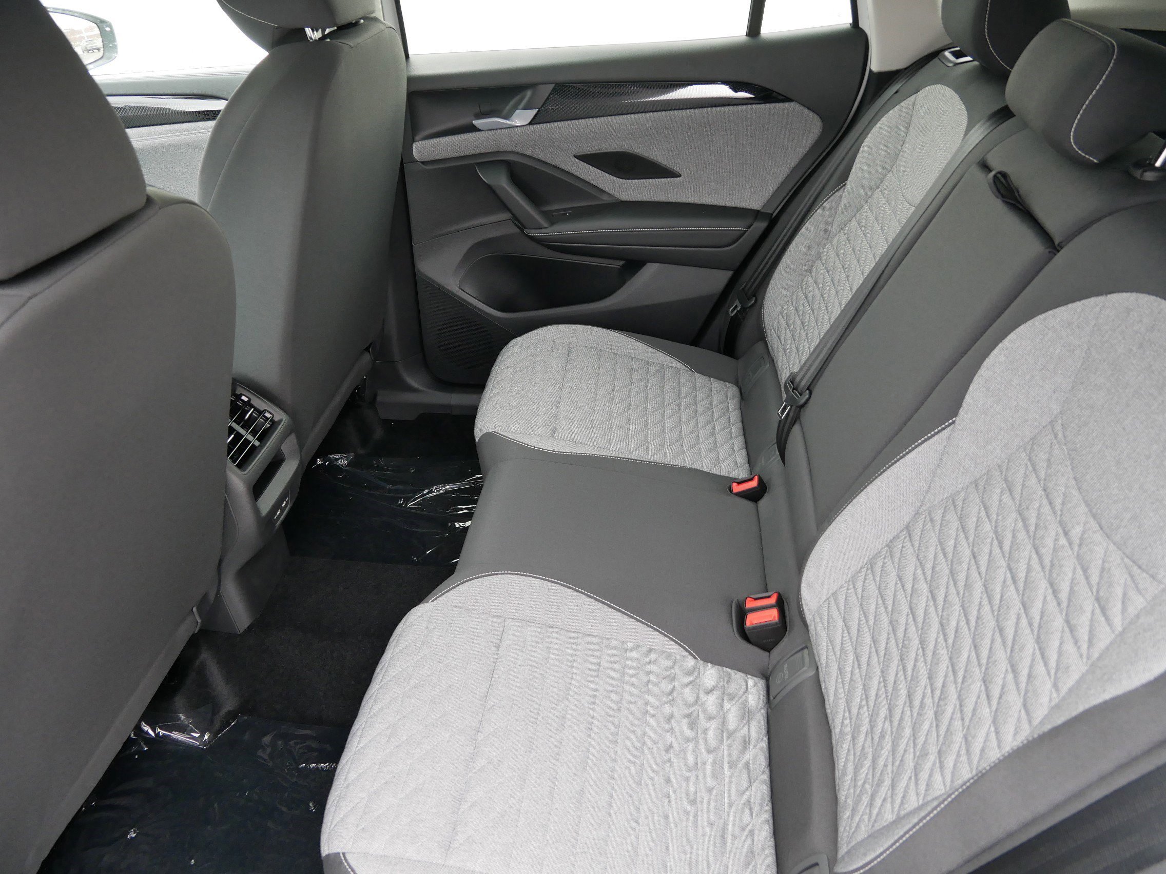 New 2026 Volkswagen Tiguan S image 8