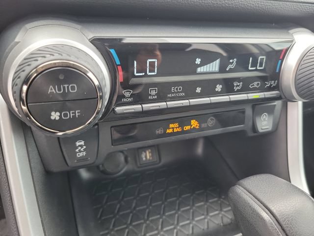 Used 2023 Toyota RAV4 XLE w/ Convenience Package FWD image 27