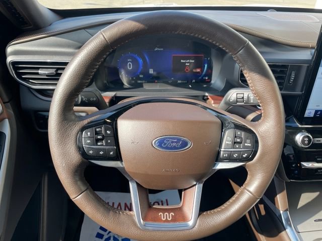 Used 2023 Ford Explorer King Ranch w/ Technology Package image 13