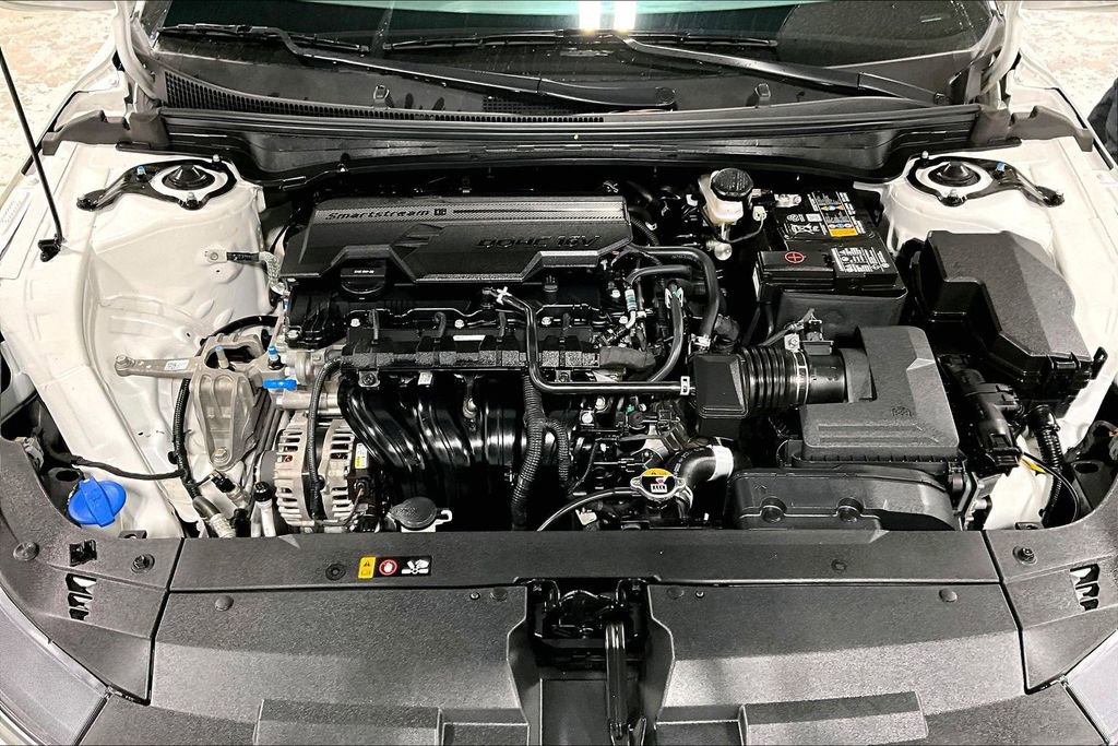 Used 2025 Kia K4 LXS image 12