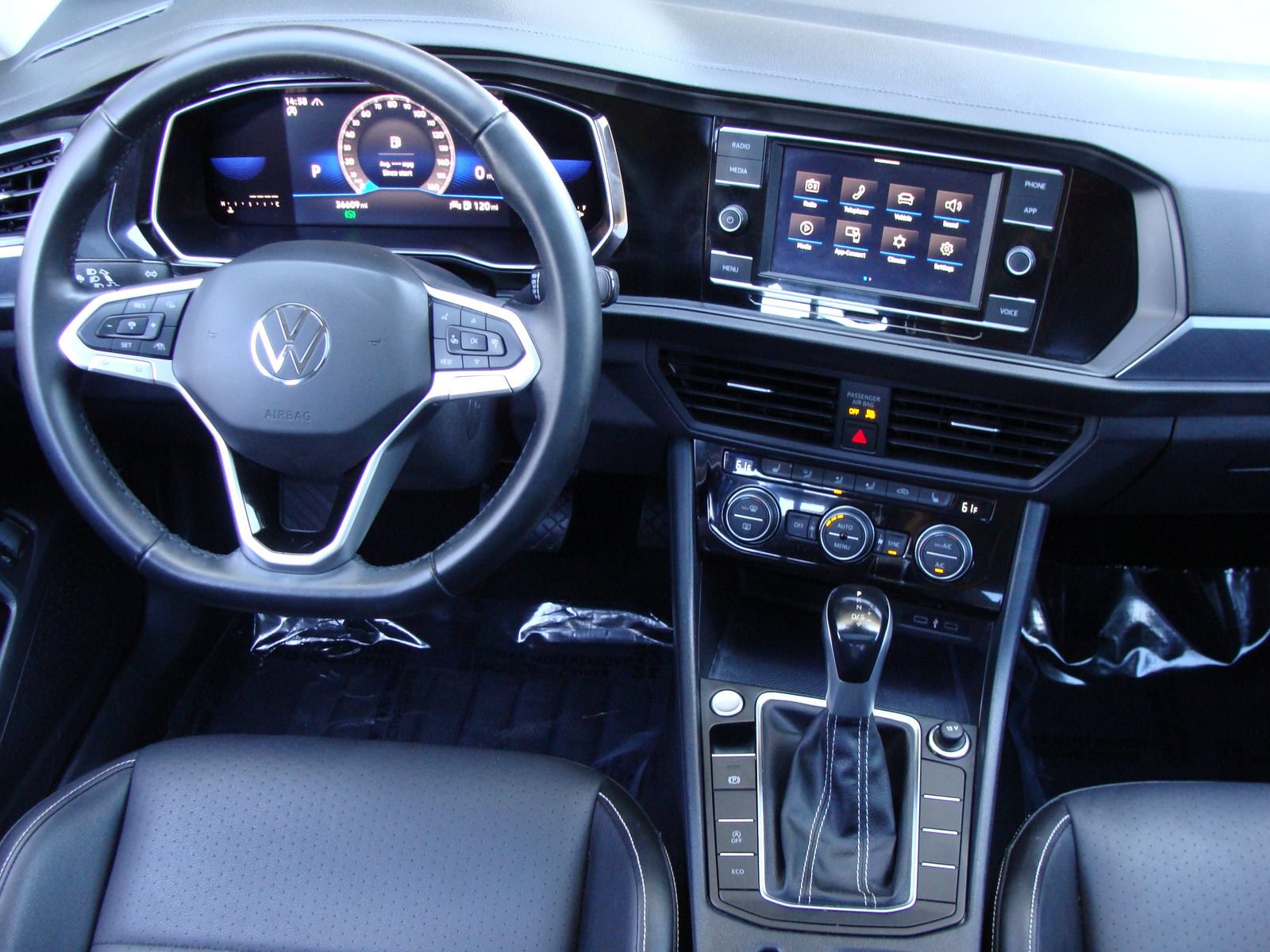 Used 2022 Volkswagen Jetta SE FWD image 34
