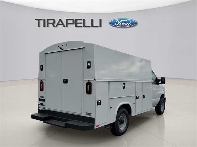 New 2026 Ford E-350 and Econoline 350 Super Duty image 5