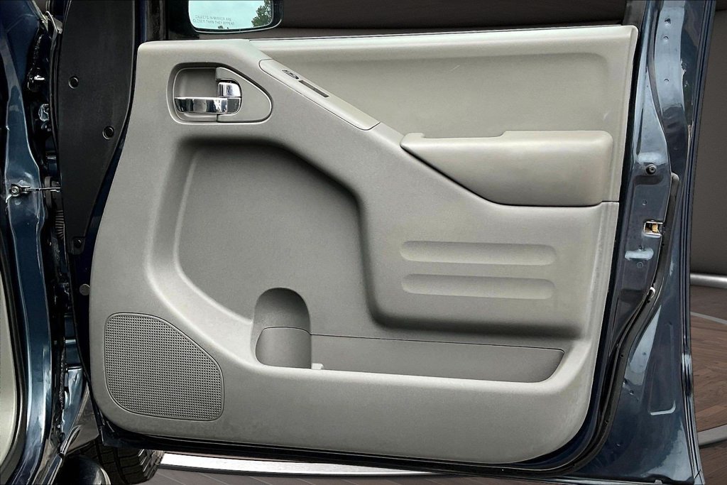 Used 2016 Nissan Frontier SV w/ SV Value Truck Package RWD image 32
