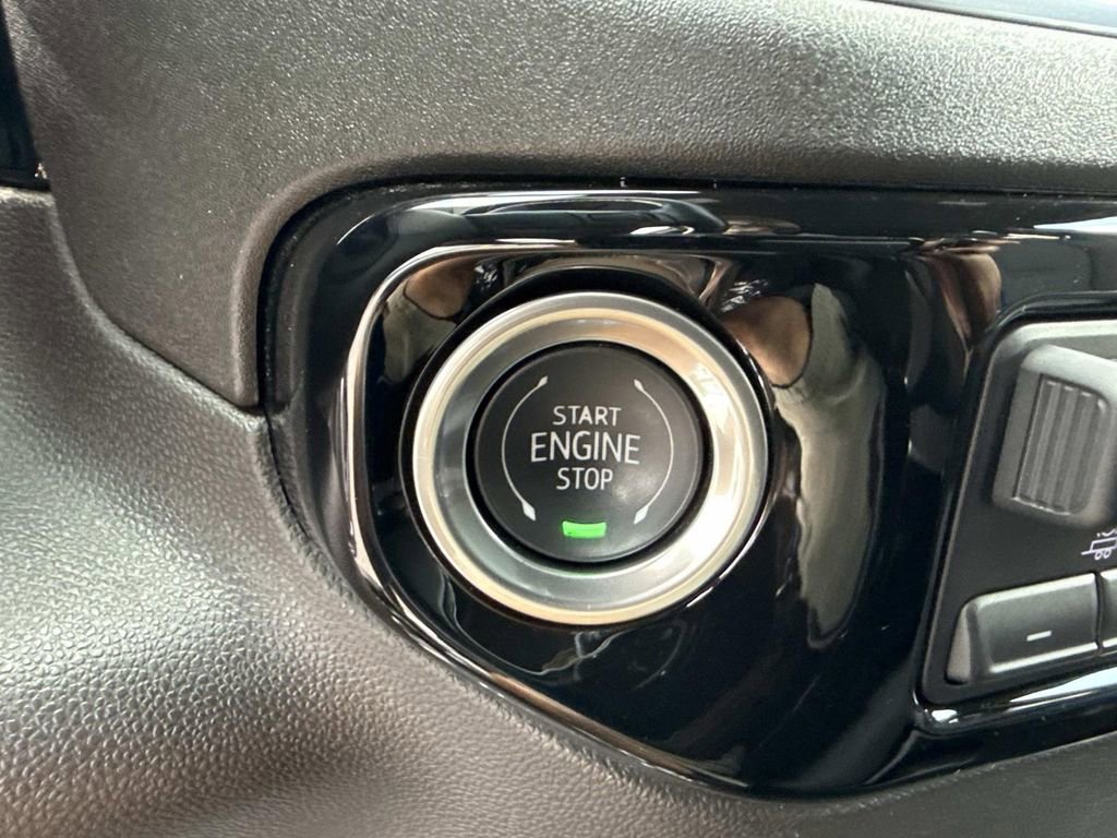 Used 2024 Chevrolet Silverado 2500 LT image 32