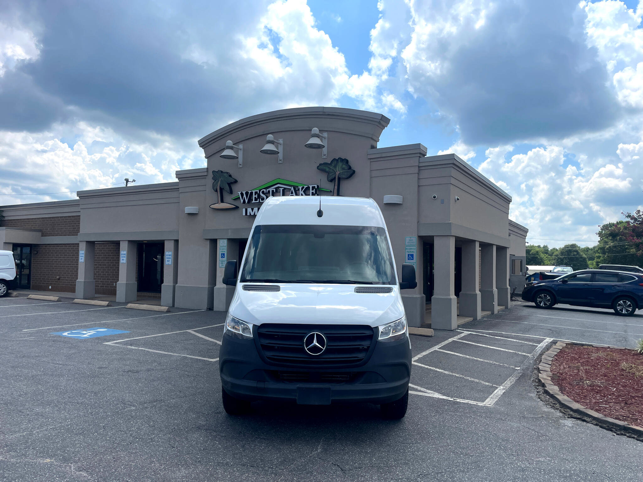 Used 2023 Mercedes-Benz Sprinter 2500 image 2