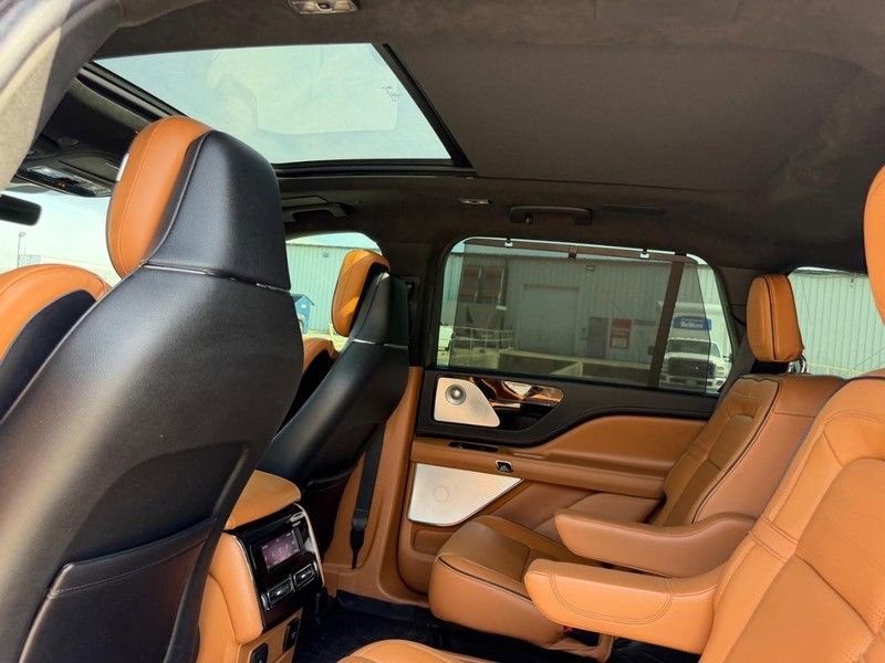 Used 2023 Lincoln Aviator Black Label w/ Dynamic Handling Package image 10