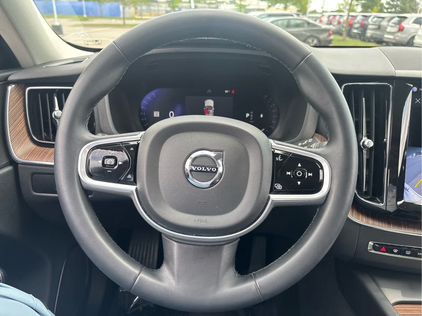 Used 2023 Volvo XC60 B5 Plus w/ Climate Package AWD/4WD image 14