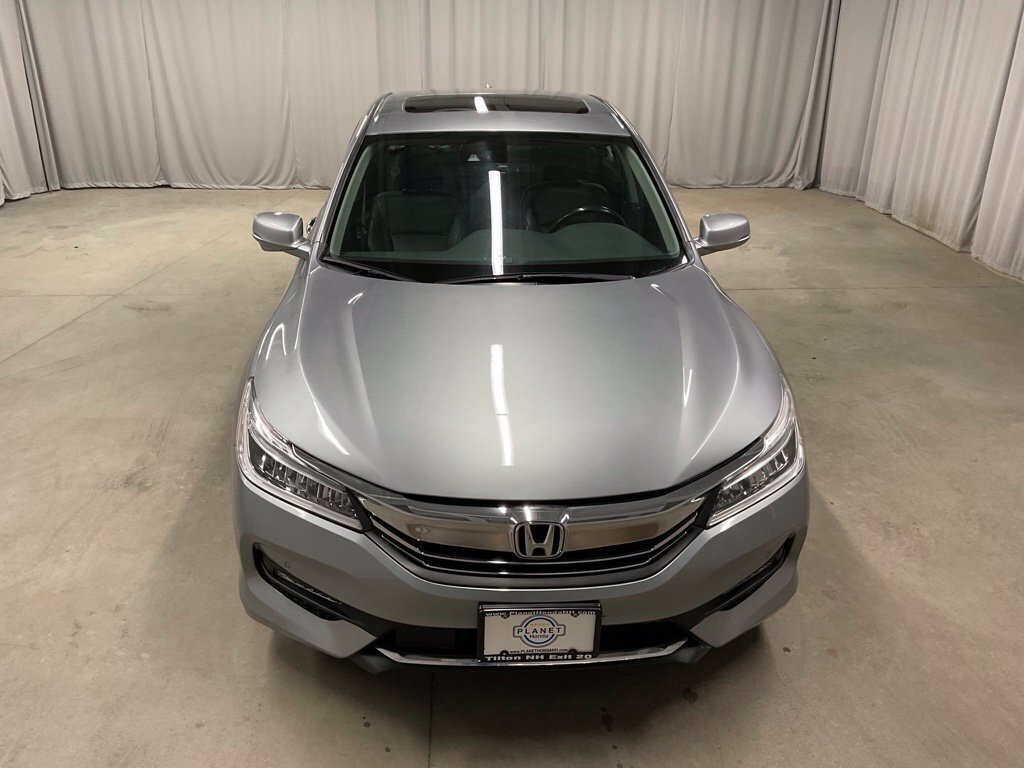 Used 2017 Honda Accord Touring image 5