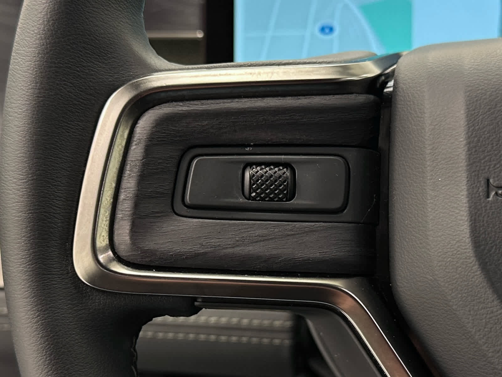 Used 2024 Rivian R1S Adventure image 27