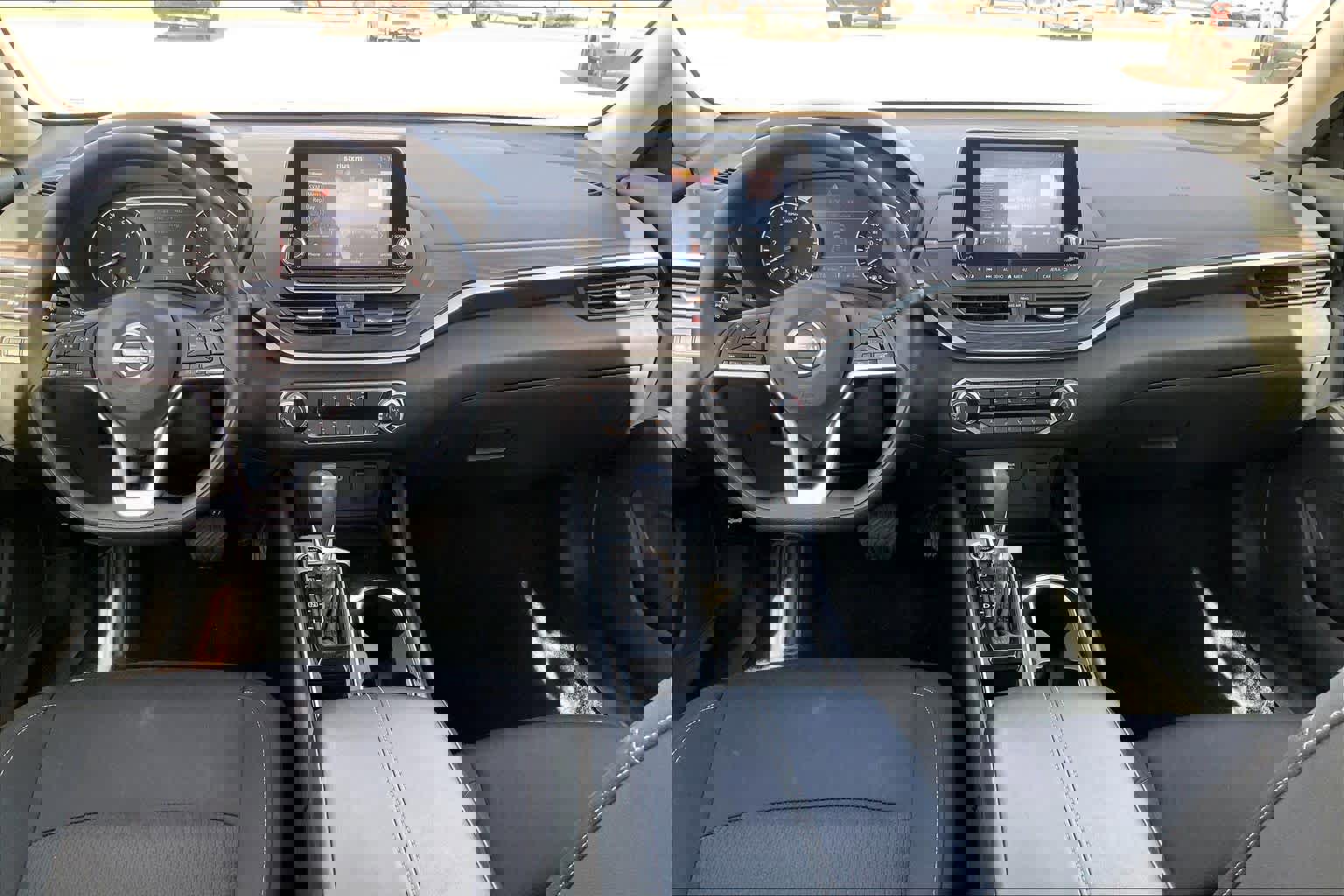 Used 2024 Nissan Altima 2.5 SV image 16