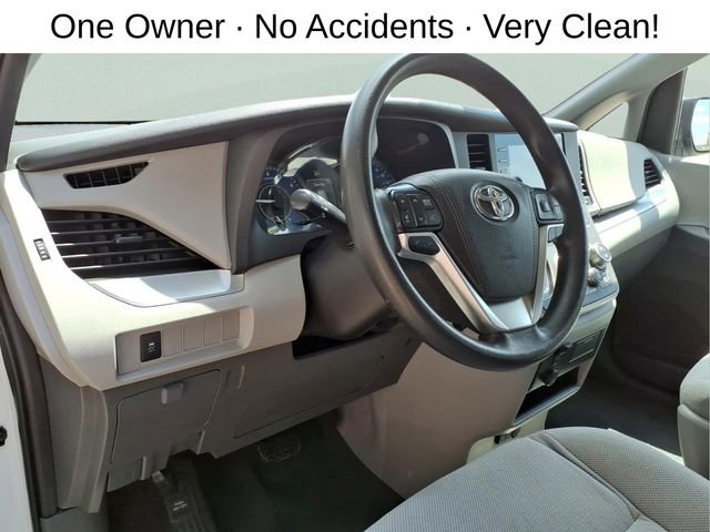Used 2020 Toyota Sienna L FWD image 13