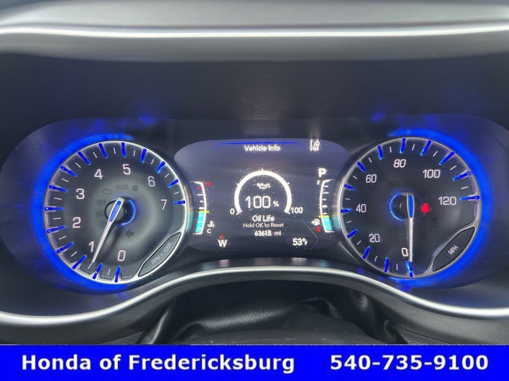 Used 2023 Chrysler Pacifica Touring-L image 20