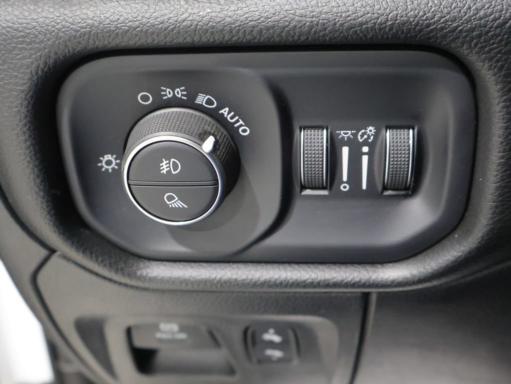 Used 2025 RAM 1500 Big Horn AWD/4WD image 29